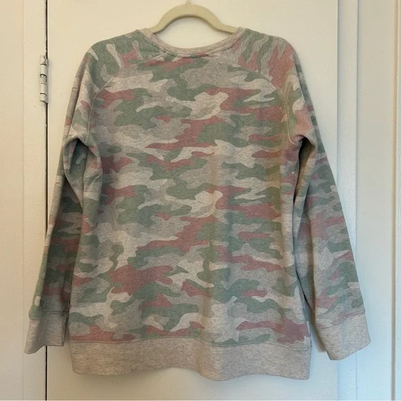 The Black Dog Vintage Collection Women Camouflage Sweatshirt Top (Size Large) - Picture 7 of 7
